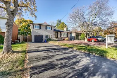 2121 BRIDGE Road, Oakville, ON L6L 2E8