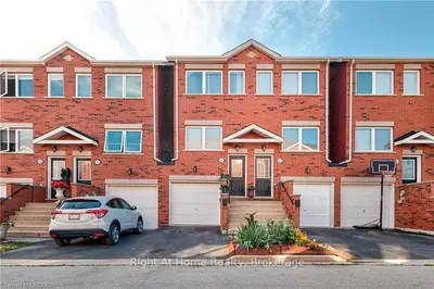 1751 LAMPMAN Avenue 50, Burlington, ON L7L 6W3