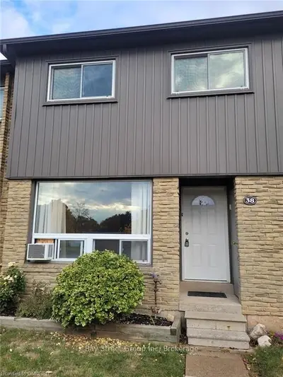 1537 ELM Road 38, Oakville, ON L6H 1W3
