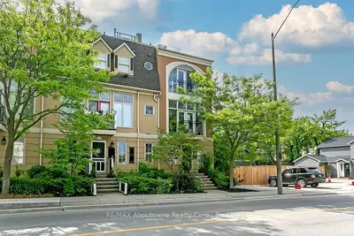 234 Randall Street, Oakville, ON L6J 1P7