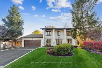 2058 CHIPPEWA Trail, Mississauga, ON L5H 3V7