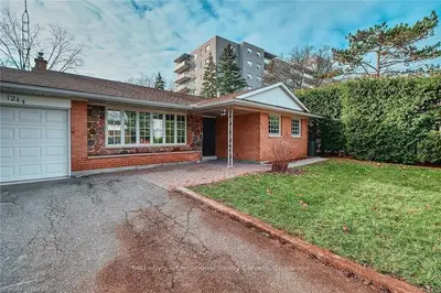 1244 Redbank Crescent, Oakville, ON L6H 1Y5