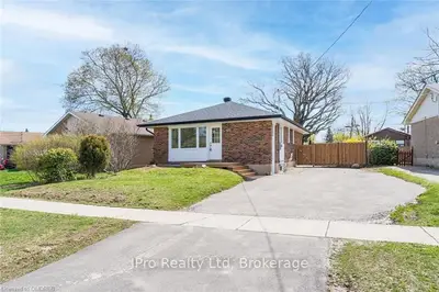 104 PRINCE CHARLES Road, Halton Hills, ON L7G 3V6