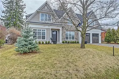 574 WELLINGTON Crescent, Oakville, ON L6L 4X5