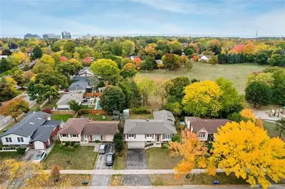 2448 WYATT Street, Oakville, ON L6L 2M6