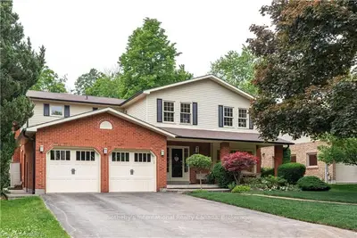 2258 CEDARBERRY Court, Oakville, ON L6J 6E5