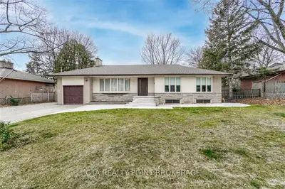 368 Lees Lane, Oakville, ON L6L 4S5