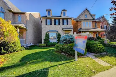 2038 MERCHANTS Gate, Oakville, ON L6M 2Z8
