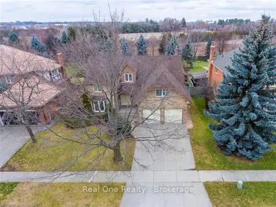 2475 Deer Run Avenue, Oakville, ON L6J 6L1