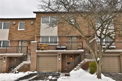 2104 Marine Drive 3, Oakville, ON L6L 1B7