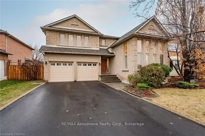 122 HOWELL Road, Oakville, ON L6H 5Z3