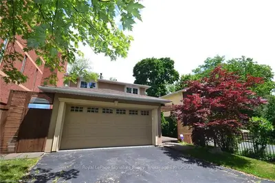 431 REYNOLDS Street, Oakville, ON L6J 3M5