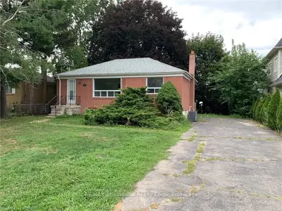 597 Maplehurst Avenue, Oakville, On L6l 4y8