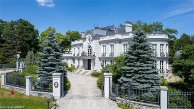 2401 DOULTON Place, Mississauga, ON L5H 4G5