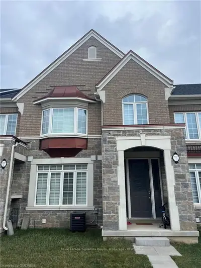 4020 POST Road 5, Oakville, ON L6H 7B6