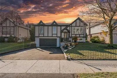 16 GOULD Crescent, Halton Hills, ON L7J 2T9