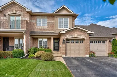 2287 KINGFISHER Court, Oakville, ON L6M 3Z3