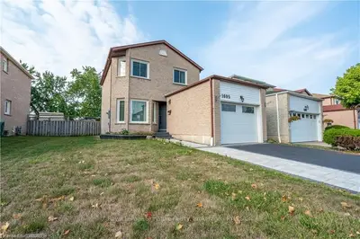 1695 PRINCELEA Place, Mississauga, ON L5M 3R1