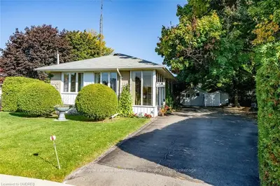 11 GIBBONS Place, Halton Hills, ON L7G 1M2