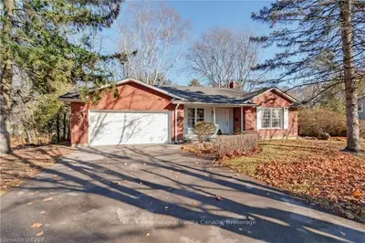 1657 MISSENDEN Crescent, Mississauga, ON L5J 2T3