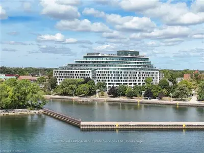 11 Bronte Road 117, Oakville, On L6l 0e1