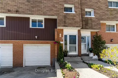 2056 Marine Drive 7, Oakville, ON L6L 1B4