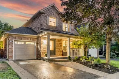 2358 LIONSTONE Drive, Oakville, ON L6M 4T4