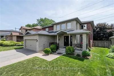 746 DUCHESS Drive, Mississauga, ON L4Y 1H7