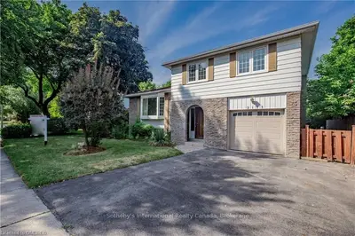 2173 Constance Drive, Oakville, ON L6J 5L2