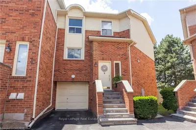 1550 REEVES Gate 16, Oakville, ON L6M 3J3