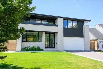 2178 BREEZY BRAE Drive, Mississauga, ON L4Y 1N5