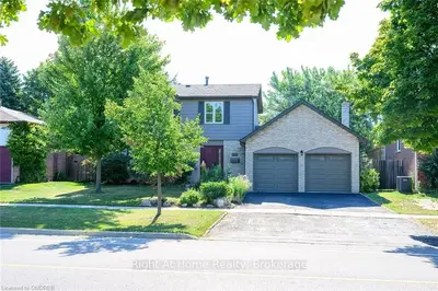 1136 GRAND Boulevard, Oakville, ON L6H 2V1