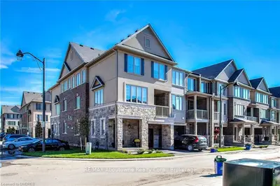 3113 BLACKFRIAR, Oakville, ON L6H 7E3