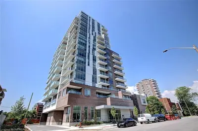 8 Ann Street 1502, Mississauga, ON L5G 3E6