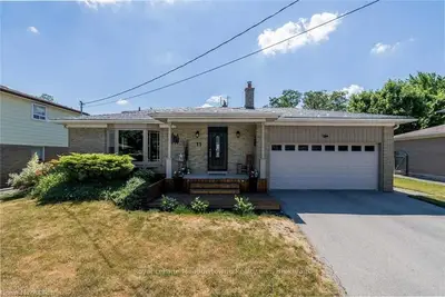 11 LUCINDA Place, Halton Hills, ON L7G 1J8