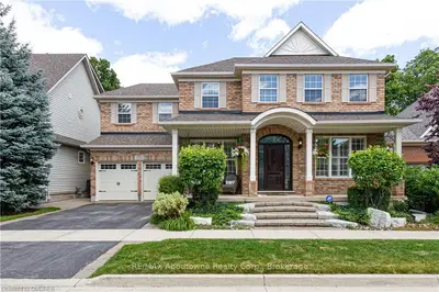 2201 Glengrove Crescent, Oakville, ON L6M 3X5