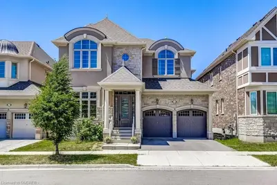 227 MAGNOLIA Crescent, Oakville, ON L6M 0Z8