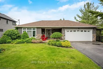 9 MOUNTAIN Street, Halton Hills, ON L7G 2X3