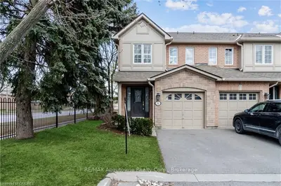 1050 GRAND Boulevard 6, Oakville, ON L6H 2S5