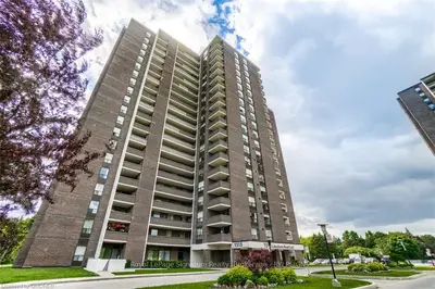 1515 LAKESHORE Road E 906, Mississauga, ON L5E 3E3