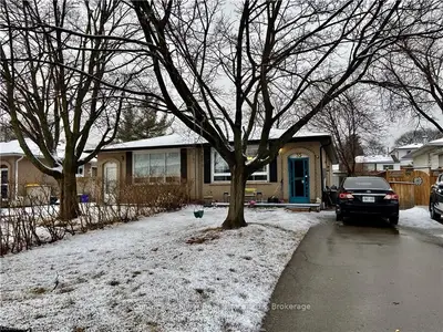 35 ONSLOW Crescent, Oakville, ON L6H 1J1