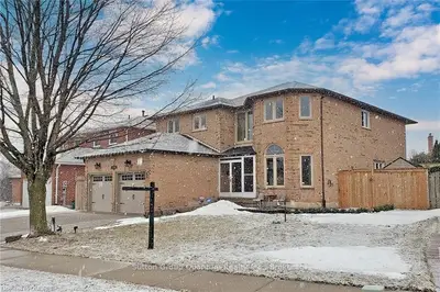 2260 Towne Boulevard, Oakville, ON L6H 5J8
