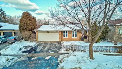 2468 BRIDGE Road, Oakville, ON L6L 2H2