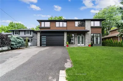 424 Southland Crescent, Oakville, ON L6L 3N8