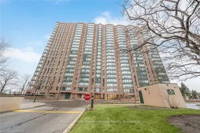 155 HILLCREST Avenue 416, Mississauga, ON L5B 3Z2