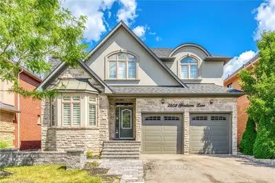 2409 GLADACRES Lane, Oakville, ON L6M 0G4