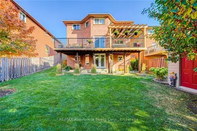 1344 HERITAGE Way, Oakville, ON L6M 3C9