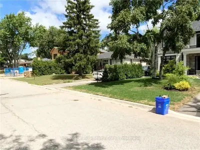 1499 MANSFIELD Drive, Oakville, ON L6H 1K5