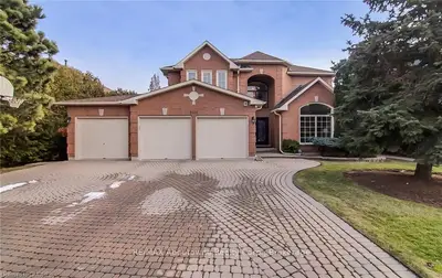2144 Langtry Drive, Oakville, On L6m 3j7