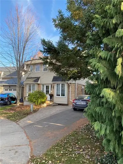 1160 KLARECROFT Way, Oakville, ON L6H 3A2